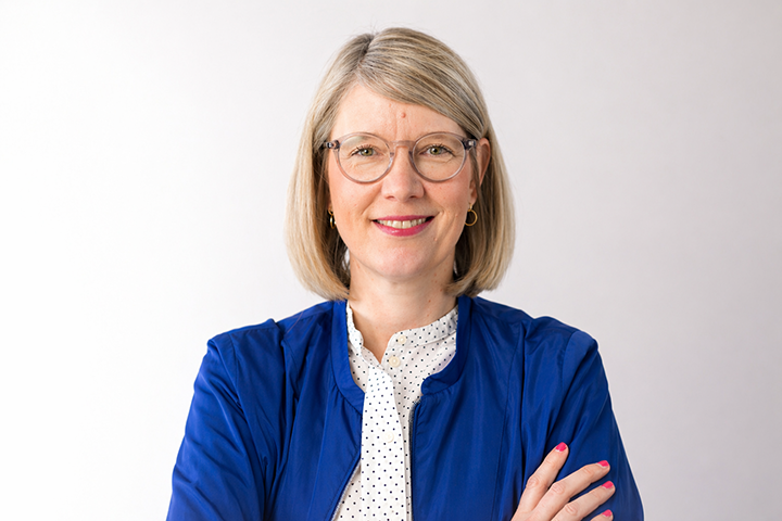 Dr.Cindy Krause