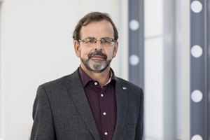 Dr.Knuth Thiel
