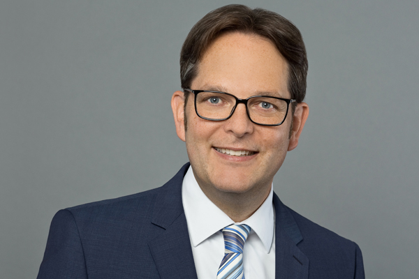 Dr.Nicolai Freiwald