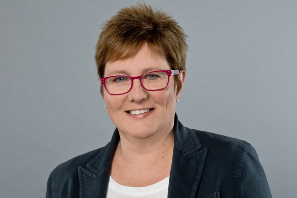 Porträt von Dorothee Balke, Geschäftsbereichsleiterin Weiterbildung