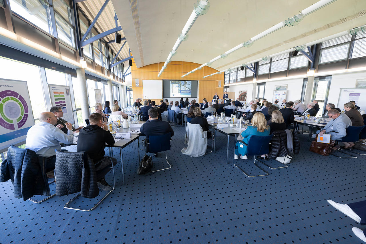 Konstituierende Sitzung der Vollversammlung der IHK Darmstadt mit Wahl des Präsidenten und des Präsidiums