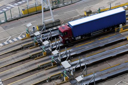 LKW am Hafen