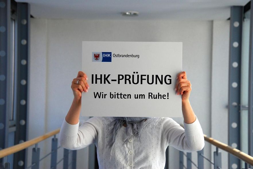 Schild Pr&uuml;fung