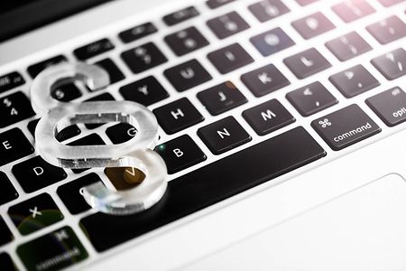 Paragraph Symbol on top of a laptop keypad