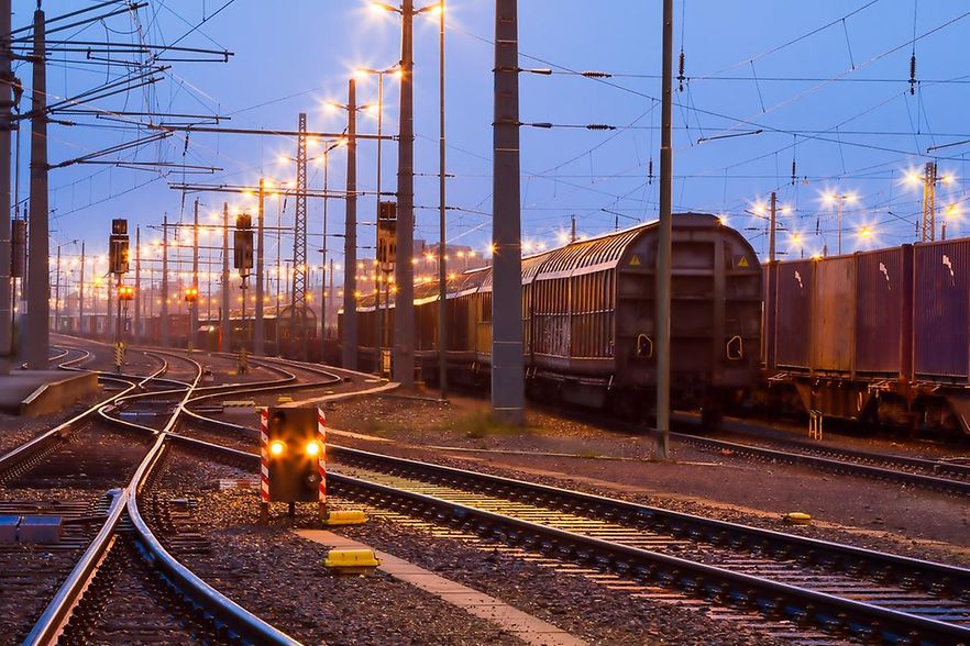 G&uuml;terzug auf einem Bahnhof