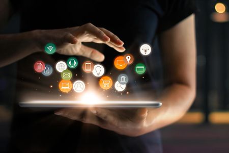 Online Marketing AdobeStock_219101232
