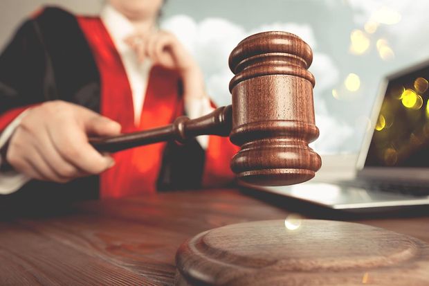 Hammer der Justiz