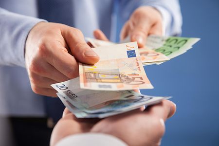 Geld AdobeStock_99671484