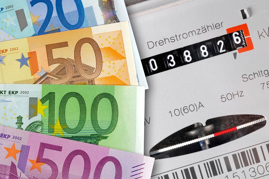 Euronoten auf Stromzähler