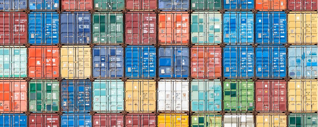 Container im Hafen von Antwerpen, Belgien