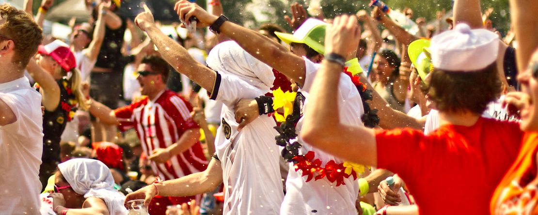 Fu&szlig;ball&uuml;bertragung w&auml;hrend eines Turniers