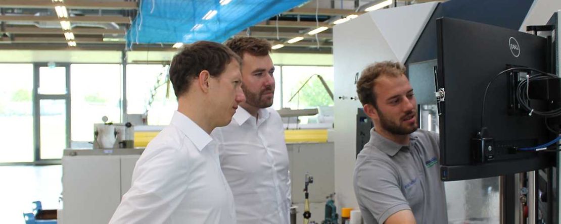 Jonny Wiesinger (von links) mit Florian Herrmann und Jannis Sambeth.