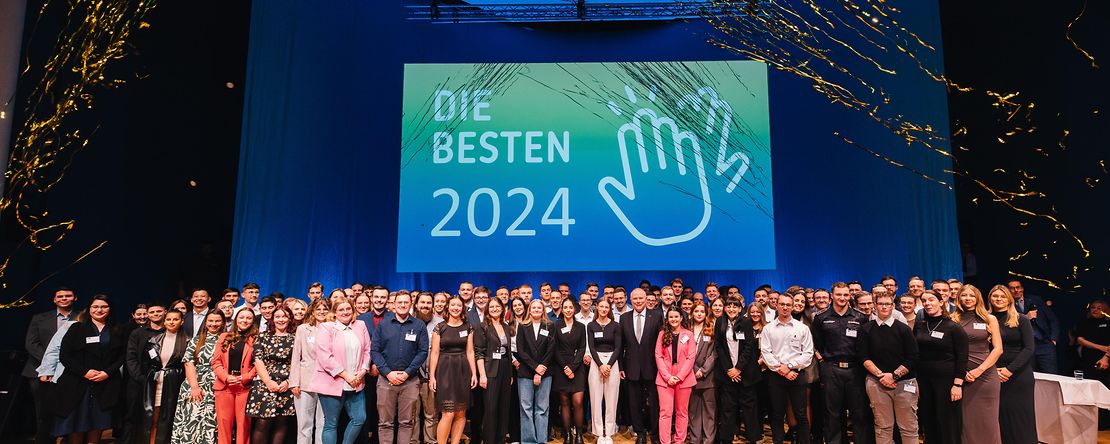 Gruppenbild Pr&uuml;fungsbeste 2025 der Aus- und Weiterbildung