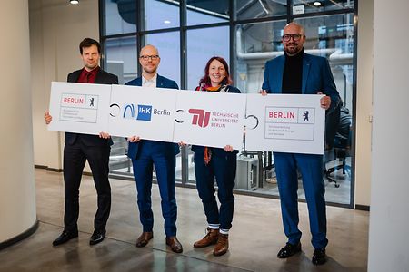 2025-01-15-Kooperationsvereinbarung-IHK-TU-042