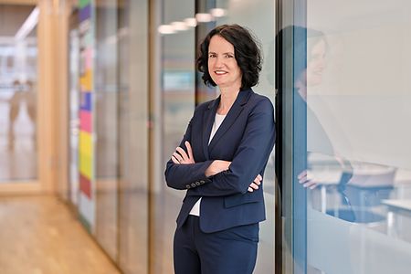 Susanne Herre mit verschr&auml;nkten Armen