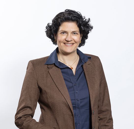 Symbolbild Portrait Britta Hölper