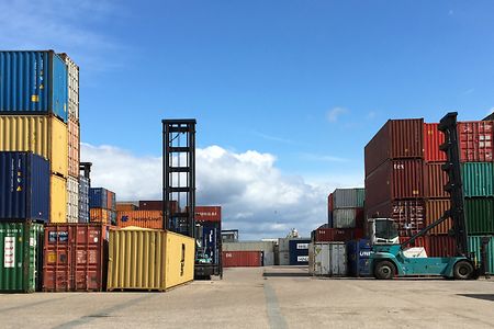Container im Hafen 