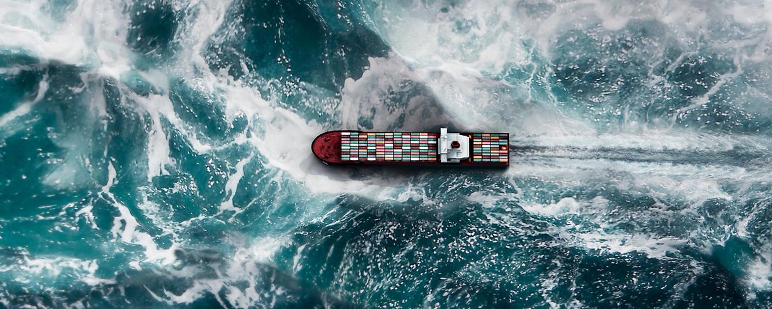 Containerschiff auf dem Meer