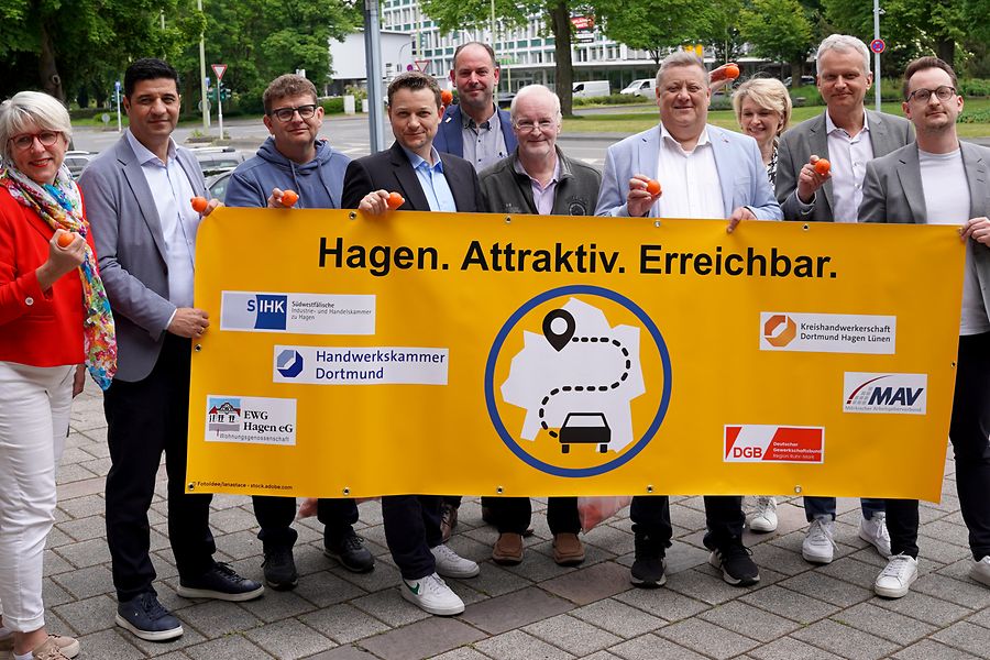 Gruppenbild der Mitglieder der Verkehrskampagne Hagen Attraktiv erreichbar
