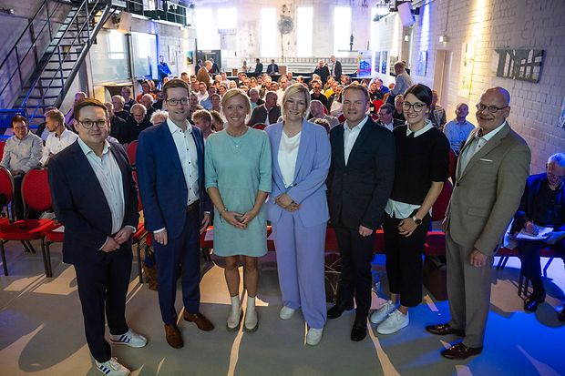 Gruppenbild des IHK-Nachfolgeforums