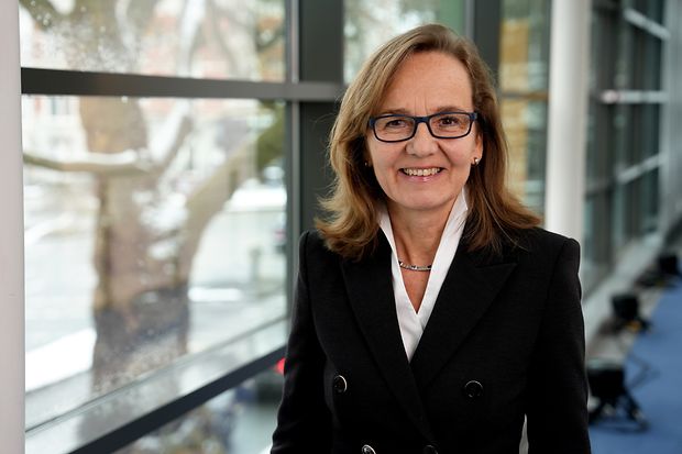 Portr&auml;taufnahme von IHK-Hauptgesch&auml;ftsf&uuml;hrerin Petra Pigerl-Radtke
