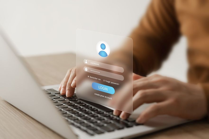 Login-Maske auf Laptop &ndash; Symbol f&uuml;r digitale Sicherheit und Zugangskontrolle.