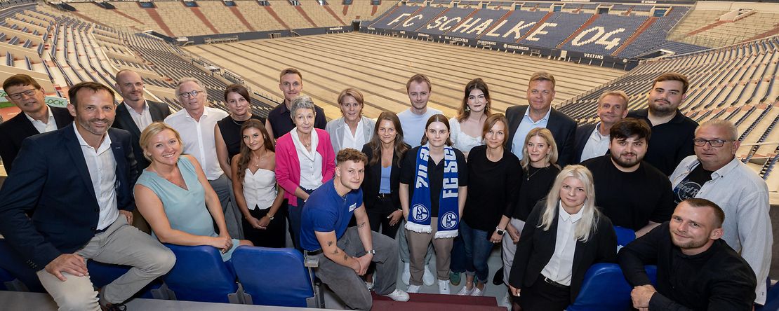 Gruppenfoto im Stadion