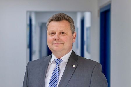 Portr&auml;tfoto von Dr. Holger von der Emde.
