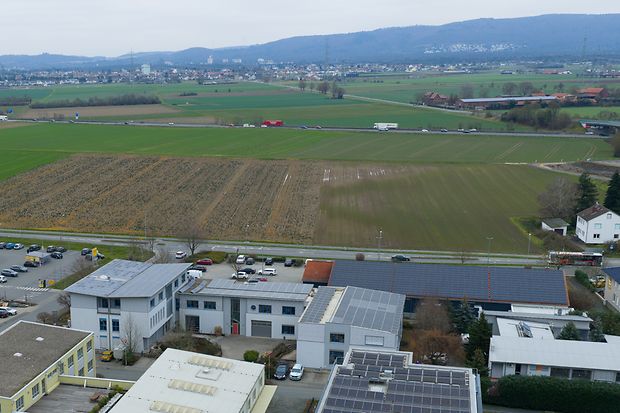 Luftaufnahme des Firmengel&auml;nde der Primes GmbH mit der Autobahn im Hintergrund
