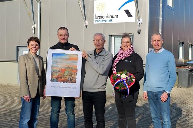 Urkunden&uuml;bergabe bei Kreienbaum
