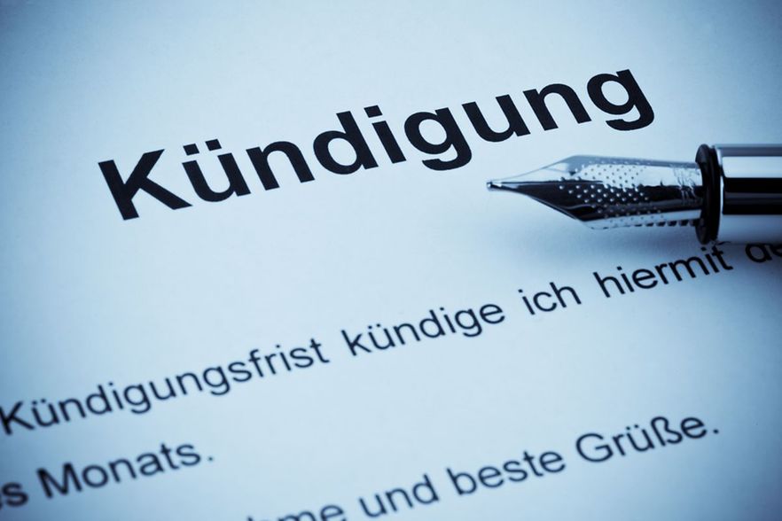 K&uuml;ndigungsschreiben mit F&uuml;ller auf Dokument