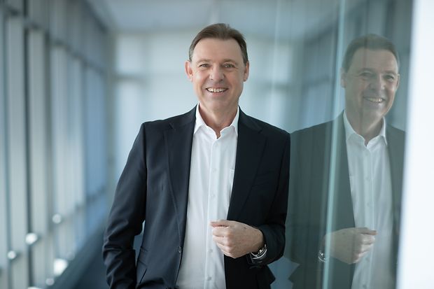 Dr. Wolfgang Breuer