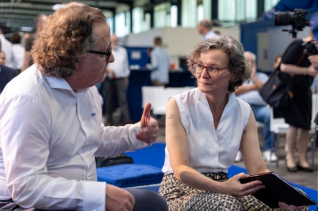 Lars Baumg&uuml;rtel und Ina Scharrenbach