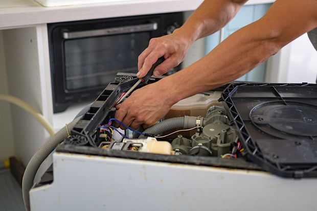 Reparatur eines Elektroger&auml;tes